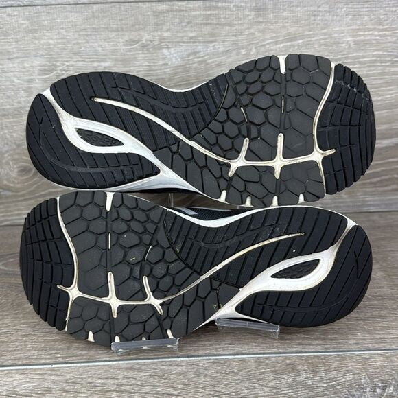 New Balance Fresh Foam 860 v11 Women’s Sz 7 2A Narrow Black White Low Sneakers - Picture 8 of 11